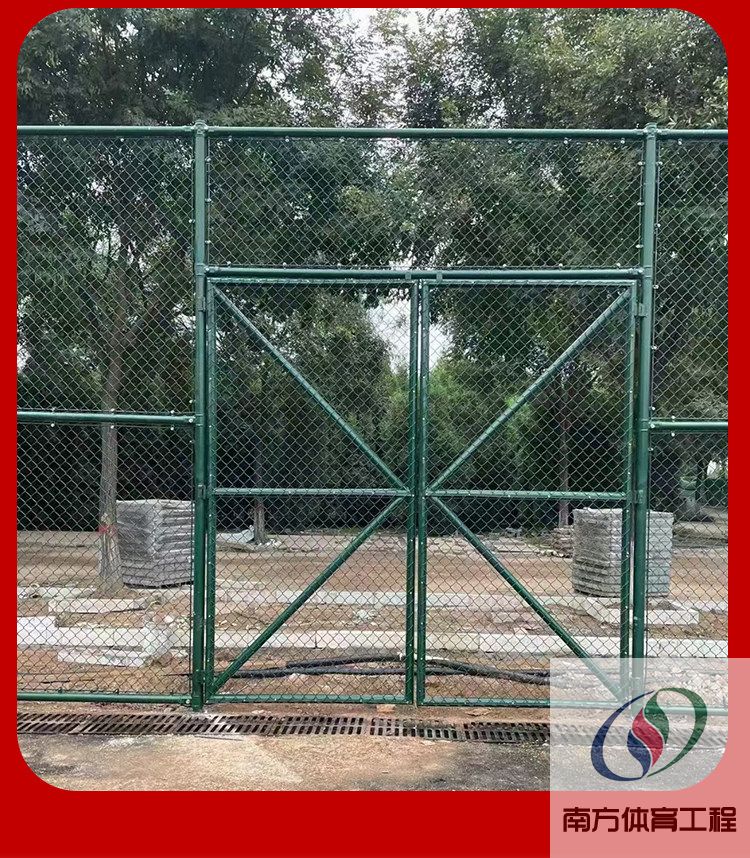 篮球场围栏网勾花网足球场围栏网羽毛球学校护栏网体育场围栏网(17) 篮球场围栏网勾花网足球场围栏网羽毛球学校护栏网体育场围栏网(17)